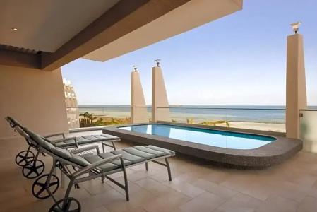 Ramada By Wyndham - 8