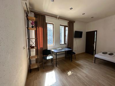 Komitas Avenue Guest House - 16