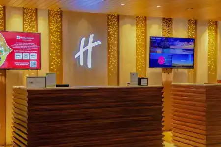 Holiday Inn Phuket Beach - 4