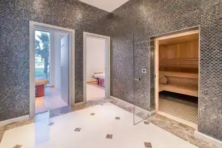 The Grand Gloria - 36