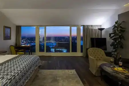 Ansen and Suites - 219