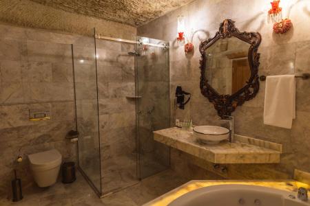 Solo Cave Suites - 114
