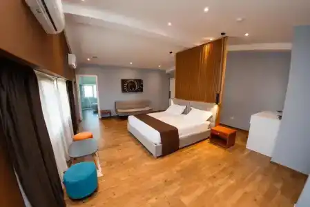 Olivar Tirana - 9