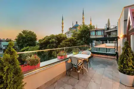 Obelisk & Suites - 1