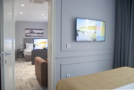 H41 Luxury Suites - 40