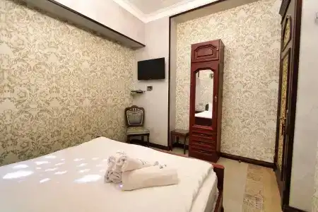 Royal Antique - 100