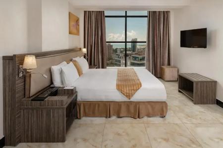 Golden Tulip - 24