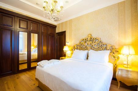 Royal Residence - 96