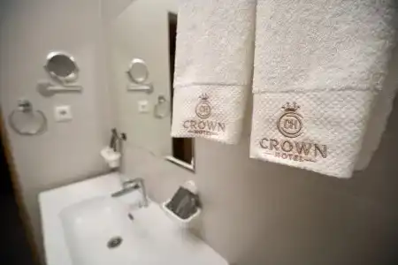 Crown - 11