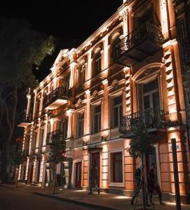 Heritage and Suites - 2