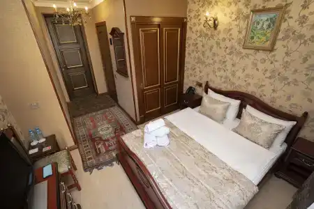 Royal Antique - 80