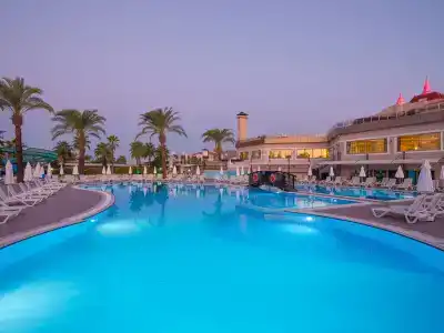 Aydinbey Famous Resort - 3