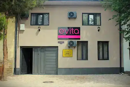 Evita - 1