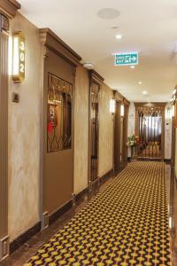 Manors - 8