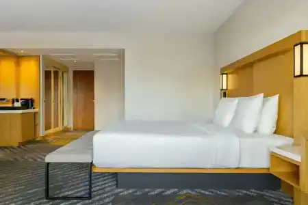 Courtyard by Marriott Tbilisi - 28