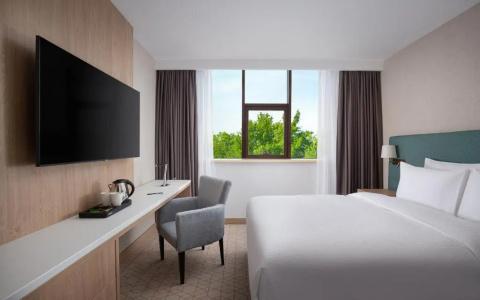 DoubleTree by Hilton - 29