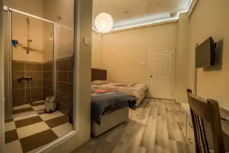 Erenler & Hostel - 38