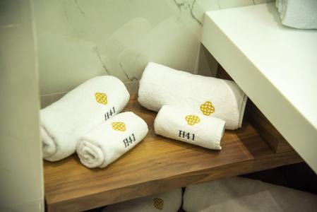 H41 Luxury Suites - 49