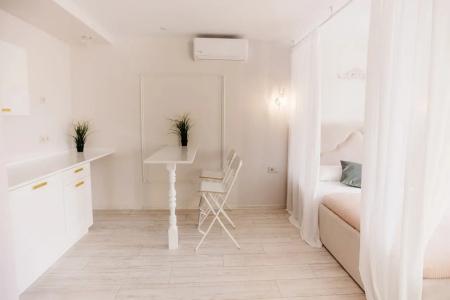 Room12 - 11