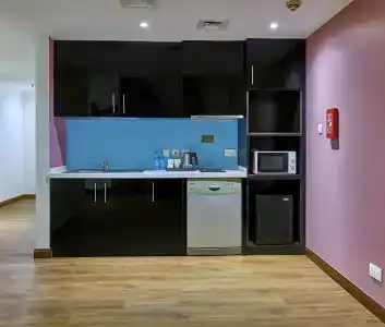 Ramada and Suites by Wyndham Dubai JBR - 130