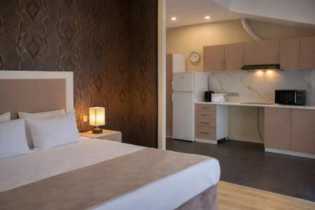 Diplomat Suites - 9
