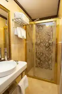 Empire Suite - 45