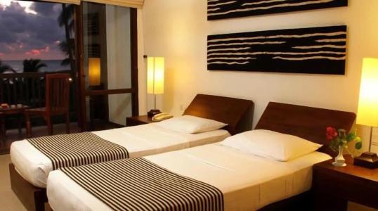 Goldi Sands - 4