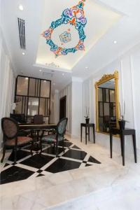 Seven Rooms Boutique - 7