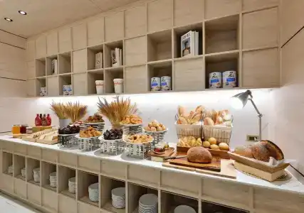 Centre Point Sukhumvit 10 - 40