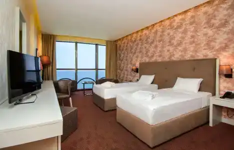 The Grand Gloria - 16