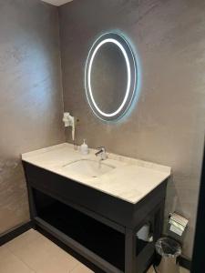 Acar Suite - 100