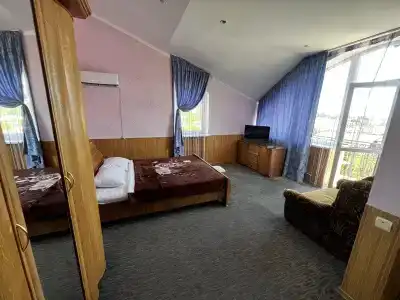 Три Дельфина - 53