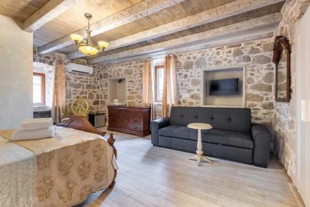 Heritage Palace Varos - Mag Quaint & Elegant Boutiques - 136
