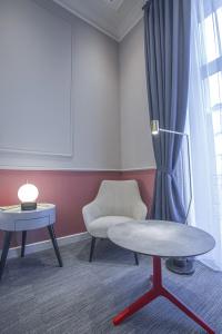 Heritage and Suites - 60