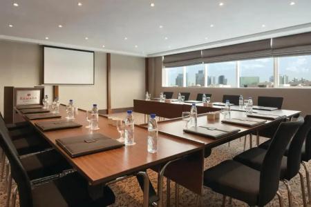 Ramada Abu Dhabi Corniche - 2