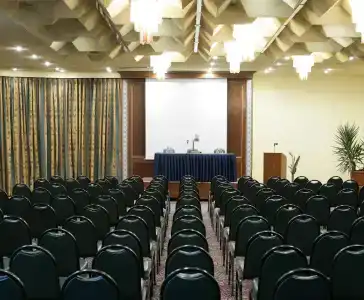 Golden Tulip Flamenco Cairo - 9