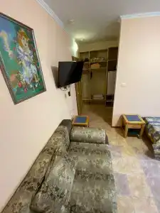 Eleni - 37