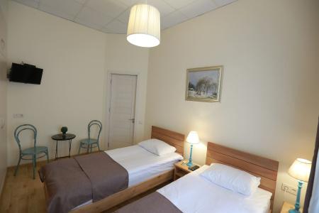 Midtown & Hostel - 4