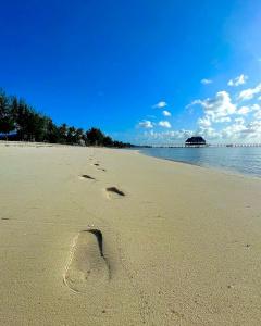 Sunny Palms Beach Bungalows - 22