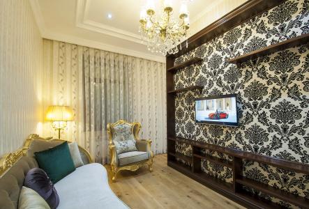 Royal Residence - 244