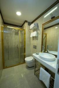 Empire Suite - 18