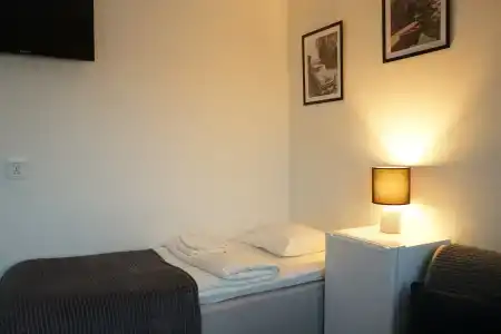 Inn Tourist & Hostel - 86