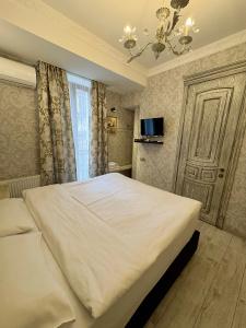 Silver 34 Boutique - 26