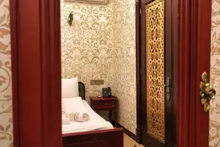 Royal Antique - 103