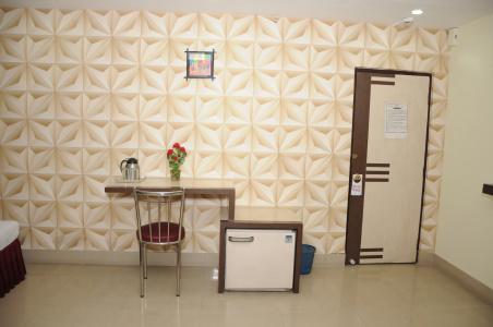 Executive Tower - 104