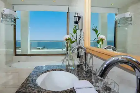 Constantinou Bros Pioneer Beach - 18