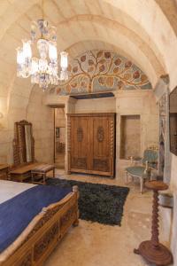 Solo Cave Suites - 35