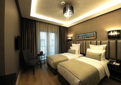 Le Petit Palace - Special Category - 44