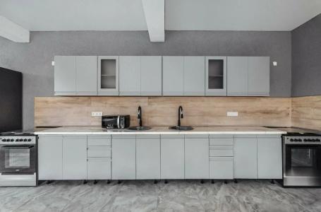 Grey House - 10