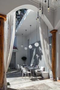 Delight Deluxe Boutique - 10